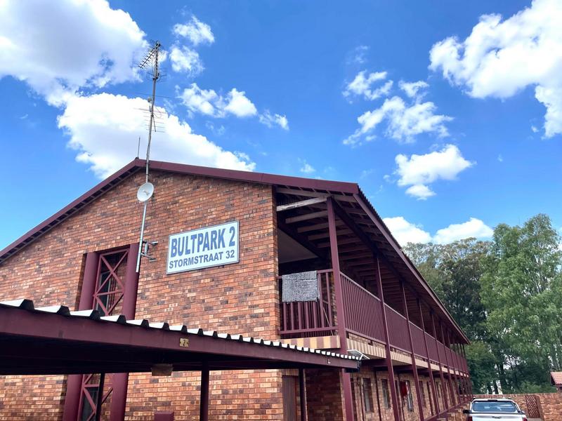 To Let 2 Bedroom Property for Rent in Kannoniers Park North West